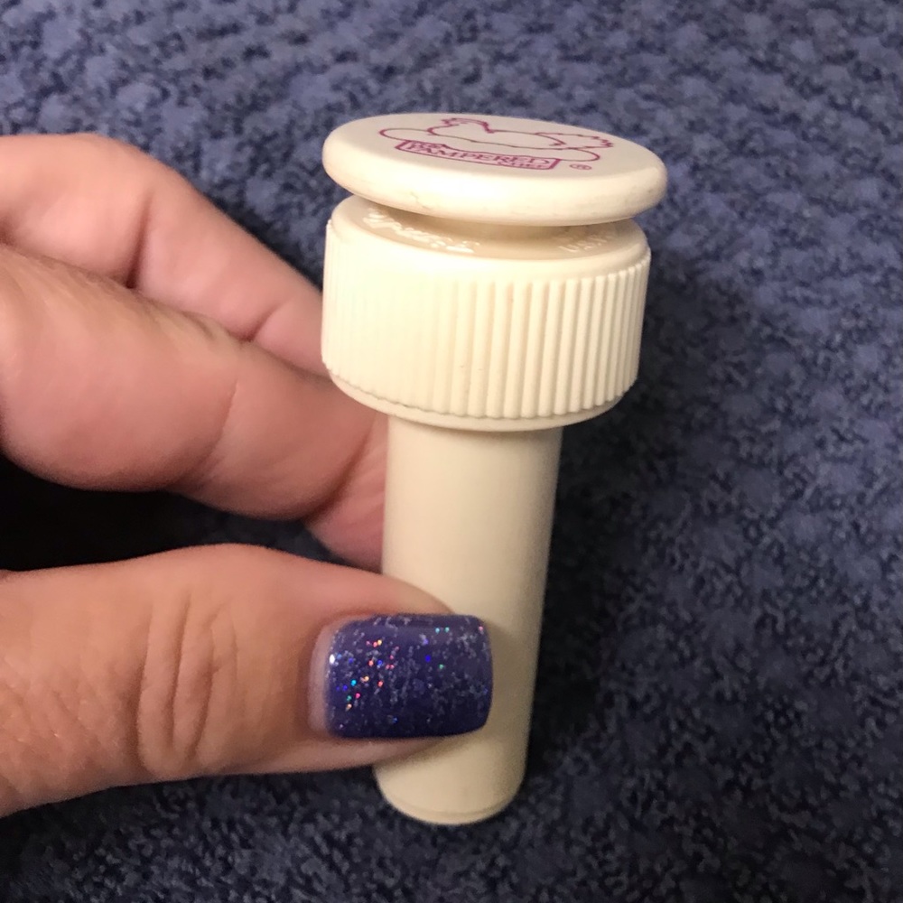 Pampered Chef fizz keeper for a 2 liter bottle